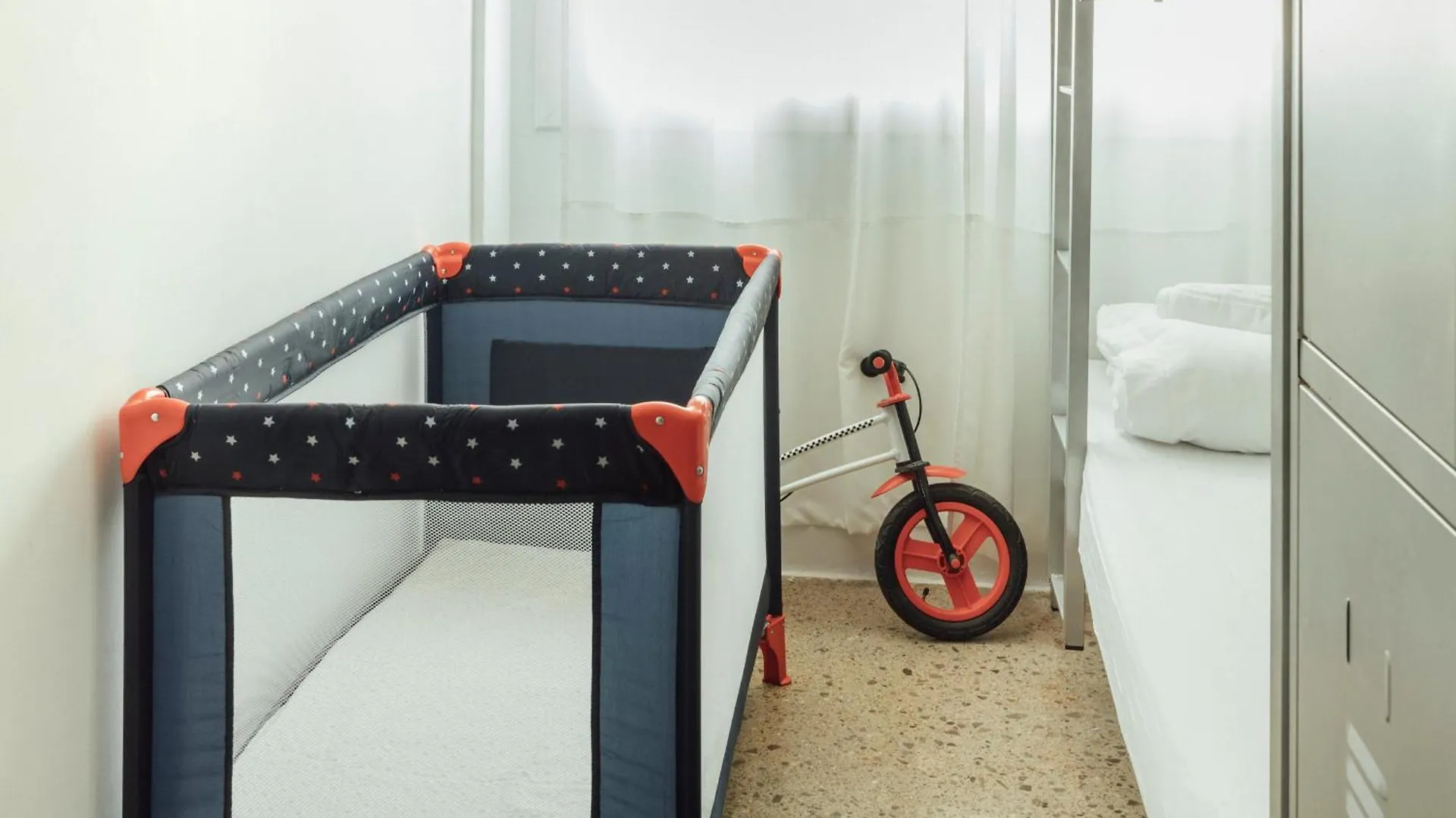 Casa Jam Barcelona Pansiyon Hostel